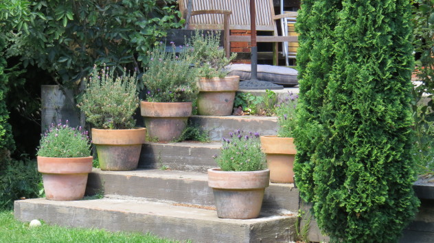 RIVER'S EDGE CAFE OUTSIDE STEPS