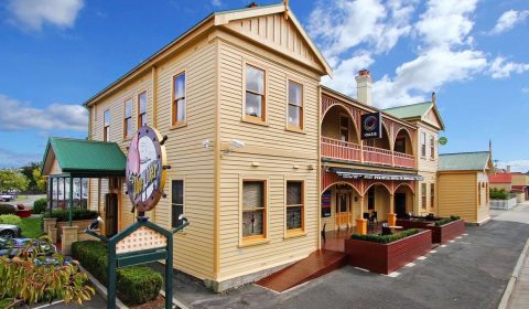 Pier Hotel - George Town, Tasmania
