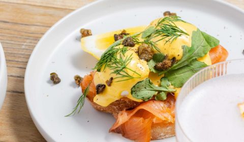 Apricus Eggs Benedict Smoked Salmon & Capers